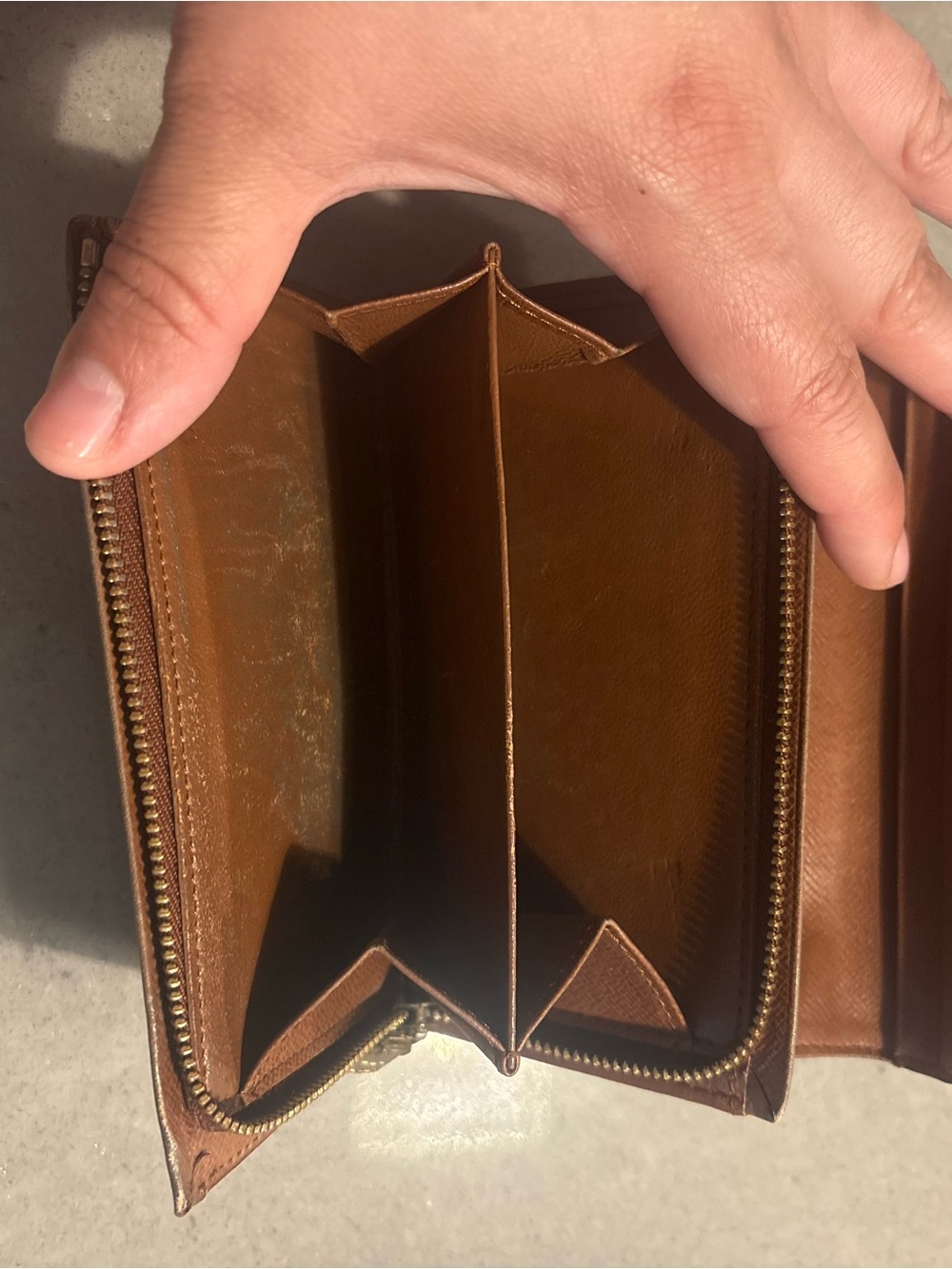 Louis Vuitton vintage Monogram Wallet - Picture 7 of 10